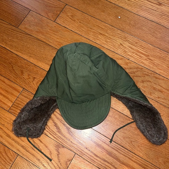 Green Winter Trapper Hat - Picture 1 of 2